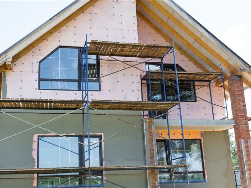 Construimos y rehabilitamos variedad de fachadas en Santiago